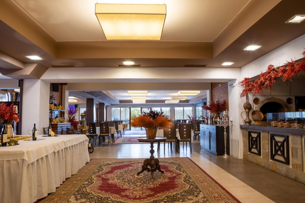 Ostrova Holiday Village Beli Osŭm Buitenkant foto