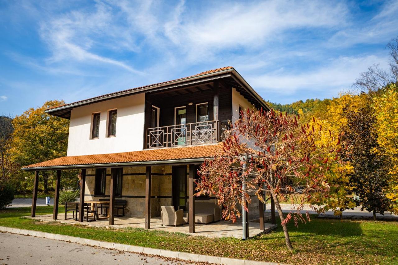 Ostrova Holiday Village Beli Osŭm Buitenkant foto