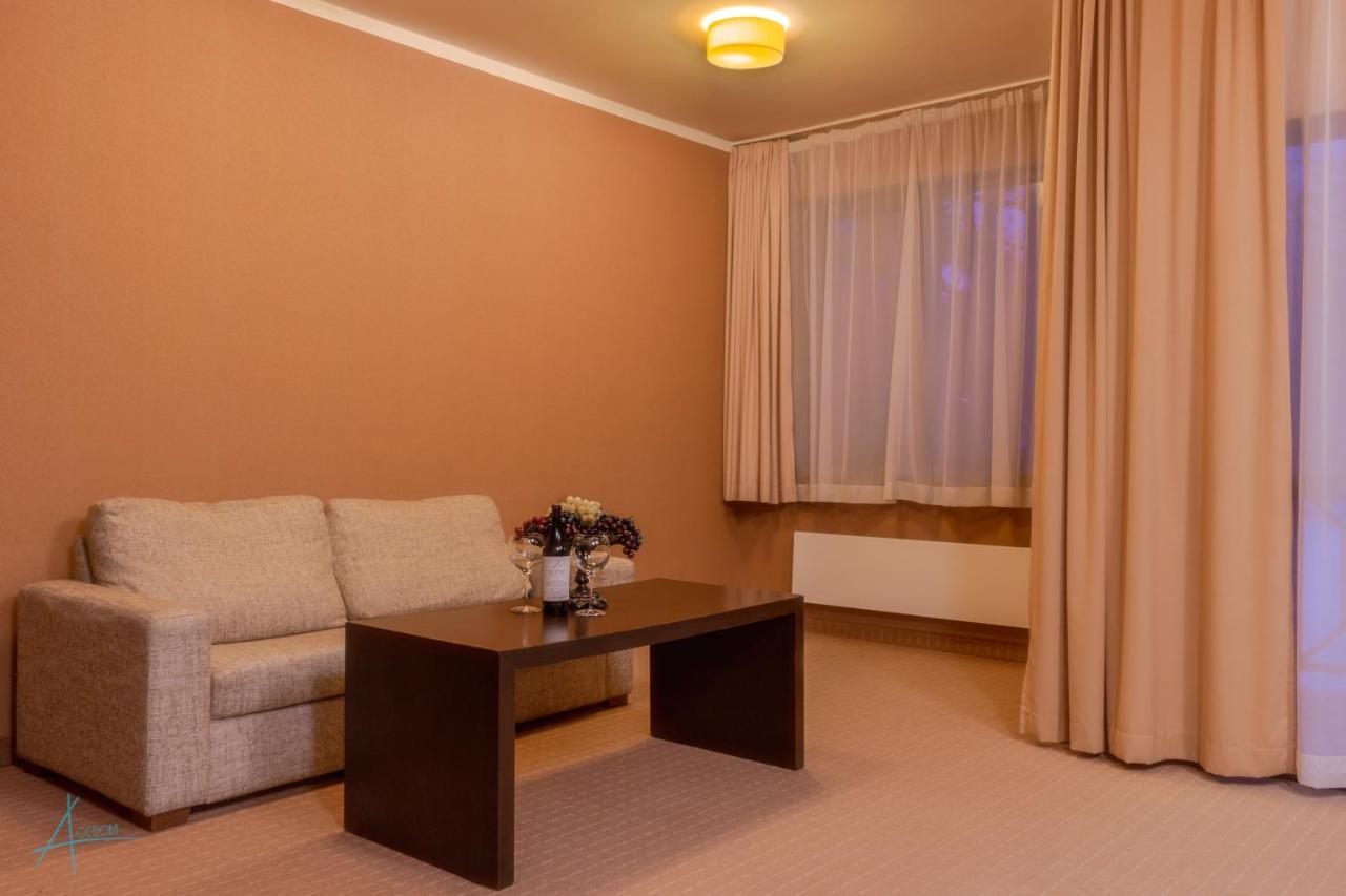 Ostrova Holiday Village Beli Osŭm Buitenkant foto
