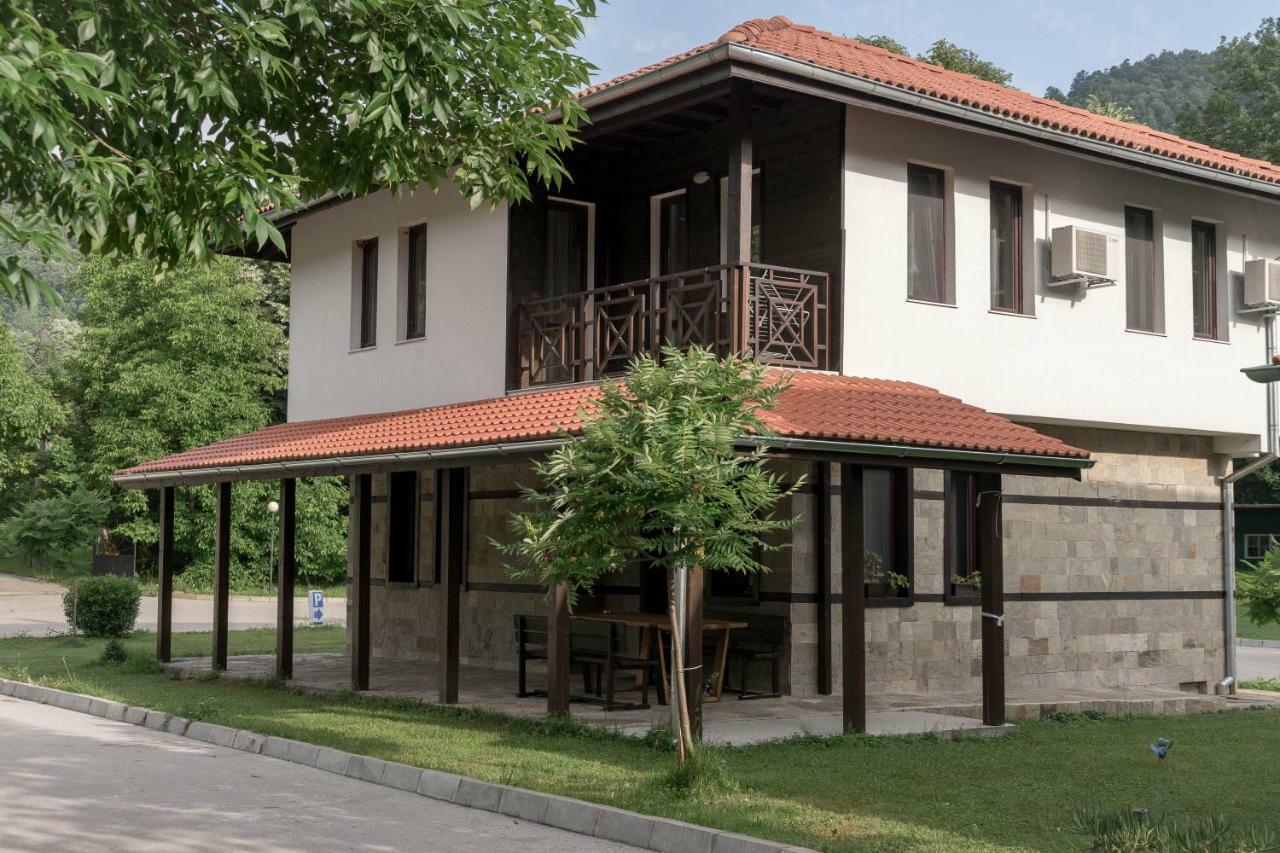 Ostrova Holiday Village Beli Osŭm Buitenkant foto